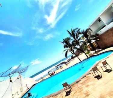 Cerritos Villa | Residencial De Lujo Playas Brujas Alberca y Playa