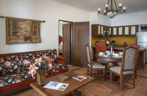 Cabo San Lucas Villa | Residential Home with Private Pool, Hot Tub, Butler, Outdoor Bar and BBQ.