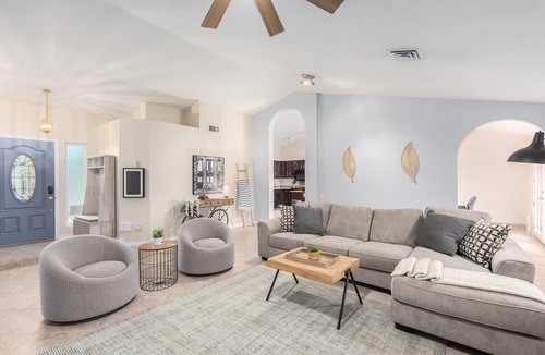 Tempe House | Resort BackYard, Sparkling Heated Pool Home & Firepit, Dog Friendly.
