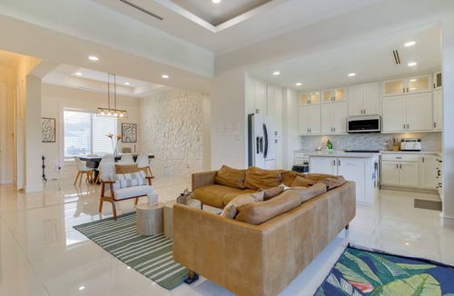 Brownsville House | Resort-Style Brownsville Home: Private Pool & Gym