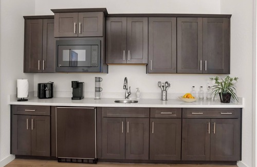 South Mountain Apartment | Resort-Style Gated, Pool Gym Near Downtown Phoenix & Chase Field Hiking Mountain