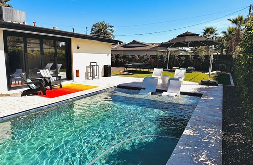 Park Scottsdale Townhouse House | Revolution Retreat- Heated Pool 5 Mins to Old Town-Hidden Room