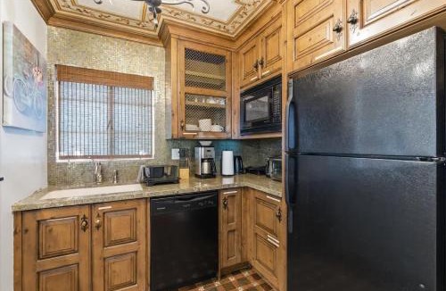 South Scottsdale House | Rhone - In Old Town - Walk to Fashion Square