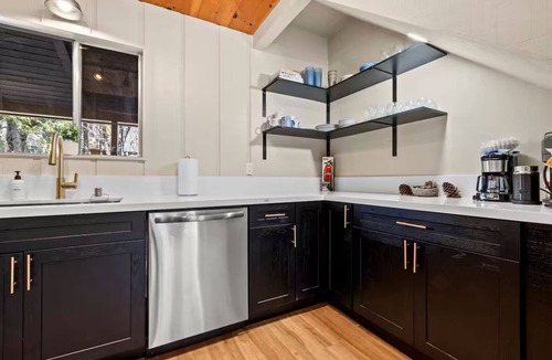 Camp Nelson Cabin | River Haus Sequoia | Hot Tub+New+King Beds+Views! - Holiday Home