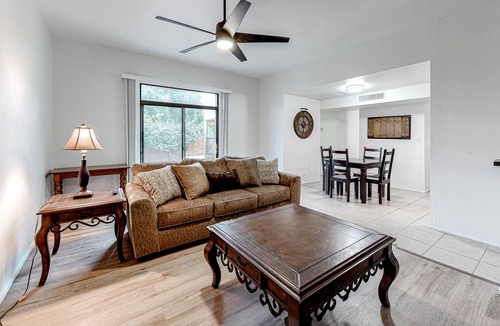 Campus Farm Condo | Riverside Suites - Shared Pool, Hot Tub, Putting Green, Gym & AC - Dogs Welcome