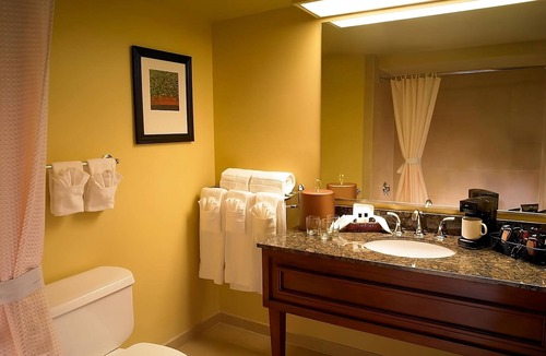 Laughlin Hotel | Riverview 2 Queens | Aquarius Casino Resort | Colorado River Views