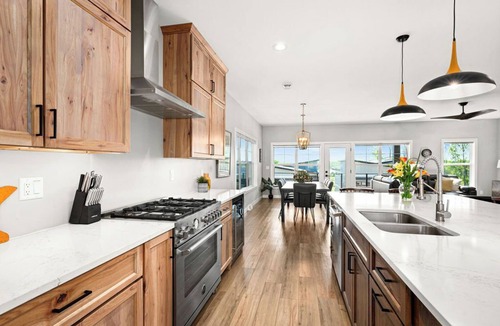 Riverside House | RiverWest Escape- Hot Tub - Sauna - Dog Friendly