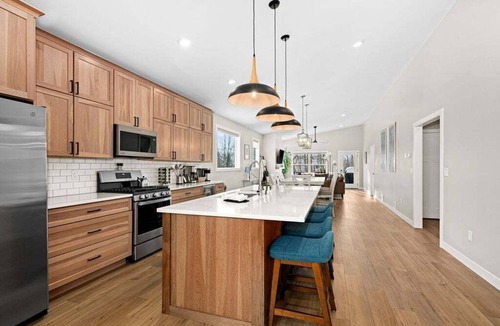 Riverside House | RiverWest Northern Retreat -Hot Tub - Sauna - Dogs Allowed