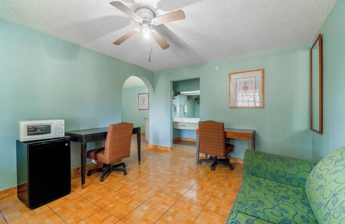 Harlingen Hotel | Road Trippers' w/2 Full Beds - Favorite Spot Near Rio Grande Valley