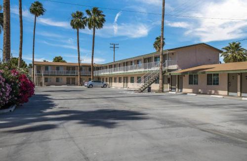 Blythe Hotel | Rodeway Inn & Suites Blythe I-10