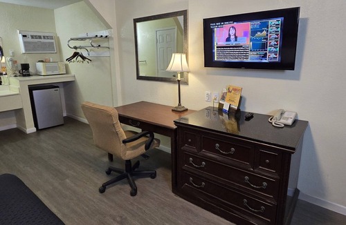 Blythe Hotel | Rodeway Inn & Suites Blythe I-10