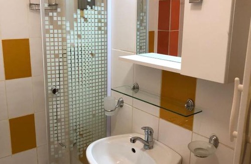 Drumul Taberei Apartment | Romancierilor Studio with self check in