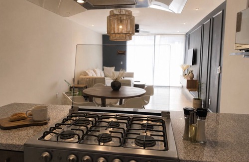 Providencia Apartment | Rooftop bar + vistas altas · Country Club GDL · limpieza diaria