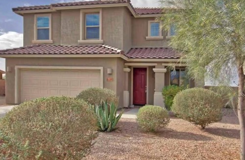 Marana House | Room for rent inside a large home in Marana