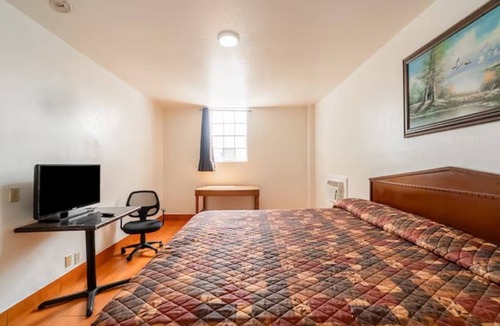 Brownsville Hotel | Room near University of Texas Rio Grande Valley | 1.2 Miles to Gladys Porter