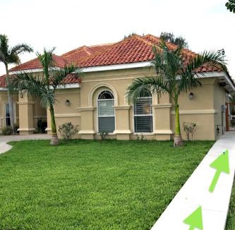 Edinburg House | Room, Private Restroom and Entrance