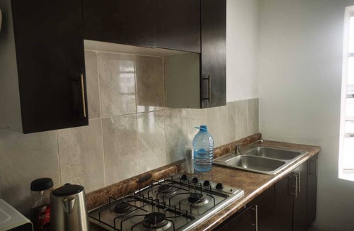 Monterrey House | ROOMS & SUITES