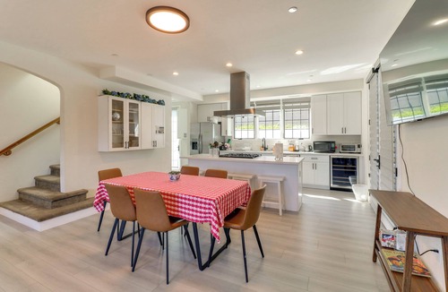 Pasadena House | Rose Bowl, New Pasadena Home Steps to Old Town