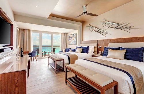 Punta Cancun Resort | Royalton CHIC Cancun, An Autograph Collection All-Inclusive Resort - Adults Only
