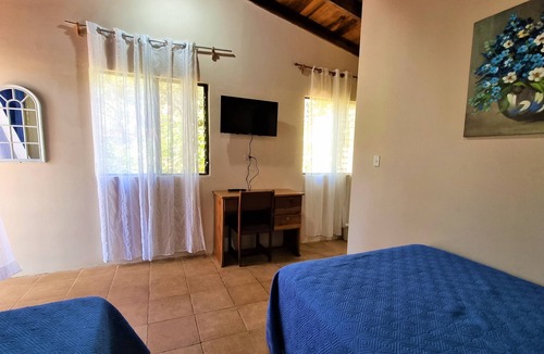 Rio Seco Cabin | Rustic cabin in Ecolodge Hotel near beaches (Pet Friendly!)