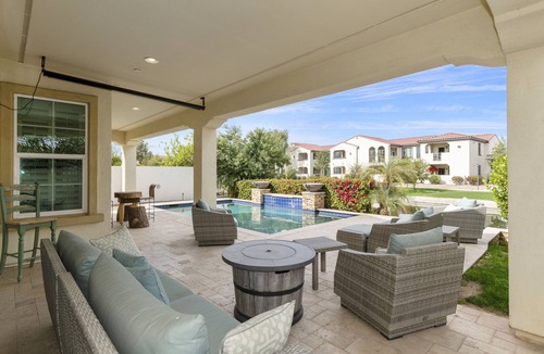 Ocotillo House | Rustic, lakefront Farmhouse w/Pool, 5BR, Pets & Events allowed