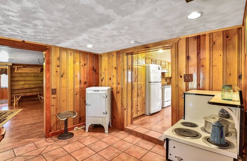 Parks Cabin | Rustic Star | Authentic Log Cabin in the Woods | Near the Grand Canyon, Flagstaff & Williams