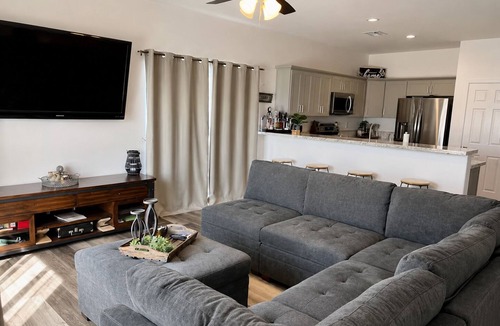 Mohave Valley House | RV/Boater’s dream 2-bedroom barndominium w/AC and WiFi in lovely Mohave Valley