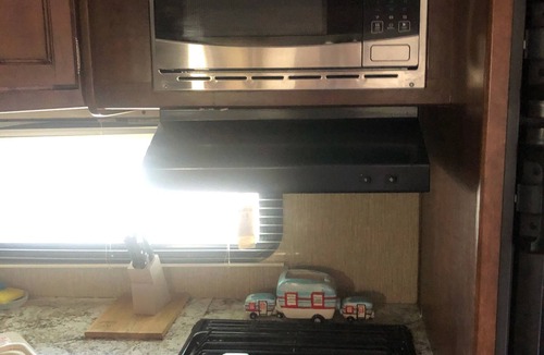 The Foothills House | RV in foothills located near stores. Smoking area with fire pit provided.