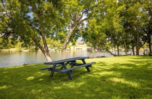 Burnet RV Rental | RV Site - Pull Through 38