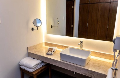 San Luis Potosi Hotel | S22 Hotel & Suites