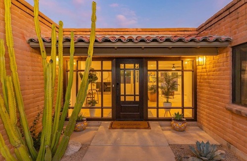 Tucson House | Sabino Velo Private Resort w Hot Tub & Heated Pool