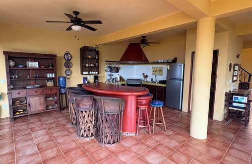 Saladita House | Saladita Perfection! Close to everything, walk to surf, elevated views.