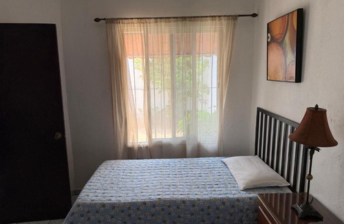 Villa de Alvarez House | Santo Santiago