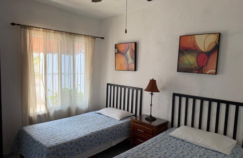 Villa de Alvarez House | Santo Santiago