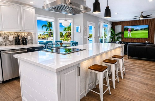 Arrowhead Lakes House | Santorini-Waterfront Wishes-With heated pool boat, hot-tub, private dock