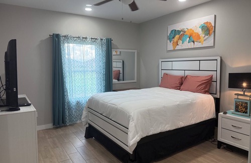 Harlingen Apartment | Sauna Shower Retreat Sleeps 6 3 Min to Airport WiFi + W/D Hsarlingen