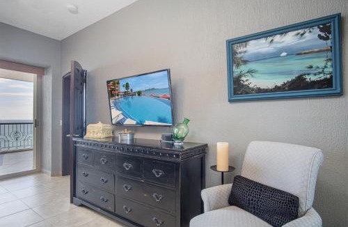 Bella Vista House | Scenic & Spacious Adorable Ocean Front Condo