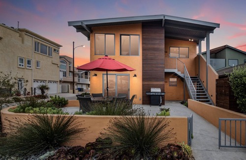 Channel Islands House | Scenic Waterfront Getaway Townhouse with Kayak!