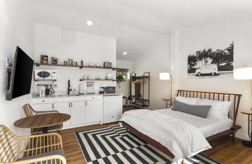 Chandler House | Scottsdale - 445 N Arizona Ave - 10 Units (9-18) - Combo