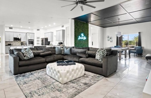 Pinnacle Peak House | Scottsdale 5BR Heated Pool Private Pickleball