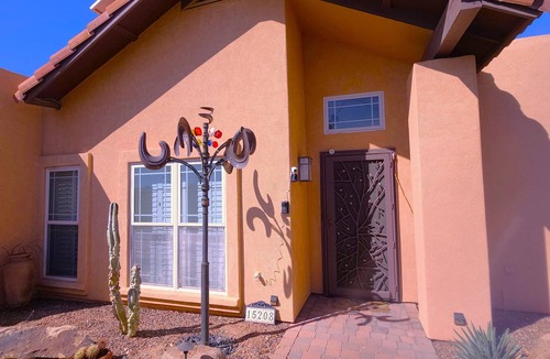 Santiago House | Scottsdale Adobe Retreat with Private Pool & Hot Tub, King beds, Fast 5G Wifi.