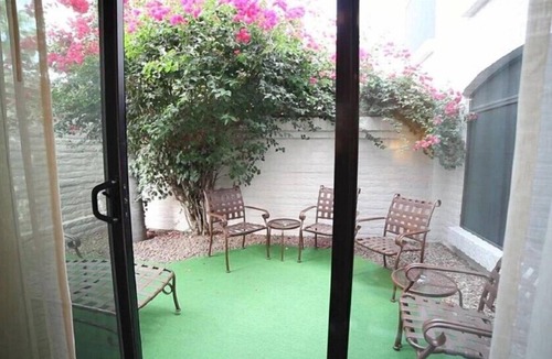 Arcadia Condo | Scottsdale Camelback Resort Inviting 3BR Condo with Jacuzzi