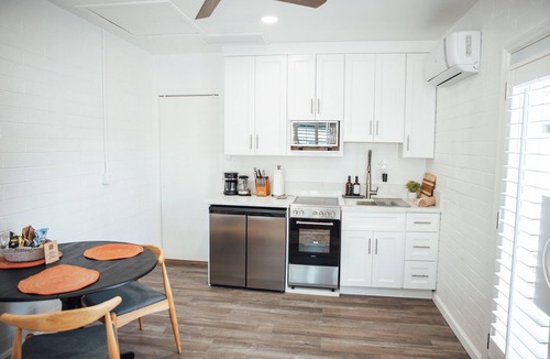Southwest Village Apartment | Scottsdale Comfort: Renovated Apartment with Sunny Patio - Walkable to Old Town!
