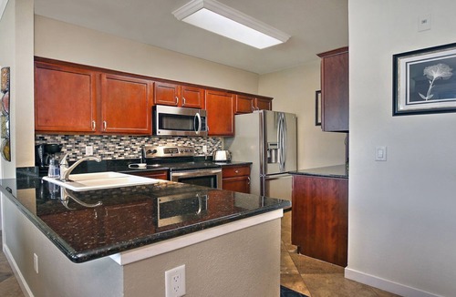 Paradise Valley Village Condo | Scottsdale Condo ,Ground Floor, Fast Wi-Fi, King Bed, Hot tub/Pools, Gated