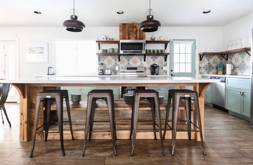 New Papago Parkway House | Scottsdale Farmhouse: 5 minutes from Old Town Scottsdale!