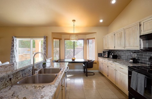 Paradise Park Vista Cottage | Scottsdale Oasis- Pool - Game Room - Putting Green