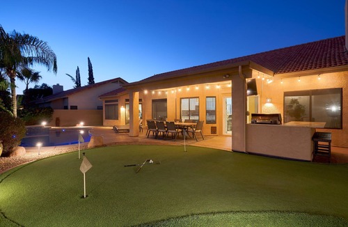Paradise Park Vista Cottage | Scottsdale Oasis- Pool - Game Room - Putting Green