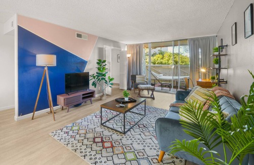 Entertainment District Condo | Scottsdale | Pool |Hot Tub |Kitchen |1 BR: Suite