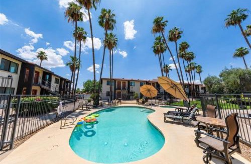 South Scottsdale Apartment | Scottsdale's premium short term getaway, Fully furnished 1 bedroom homes, FREE Golf, cable, utilities, Wi-Fi, parking, pool, and bike trails- Unit 112 apts
