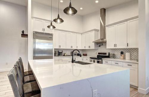 Paradise Valley Village House | Scottsdalestays 10BR Estate-Big Pool-Sport Courts.